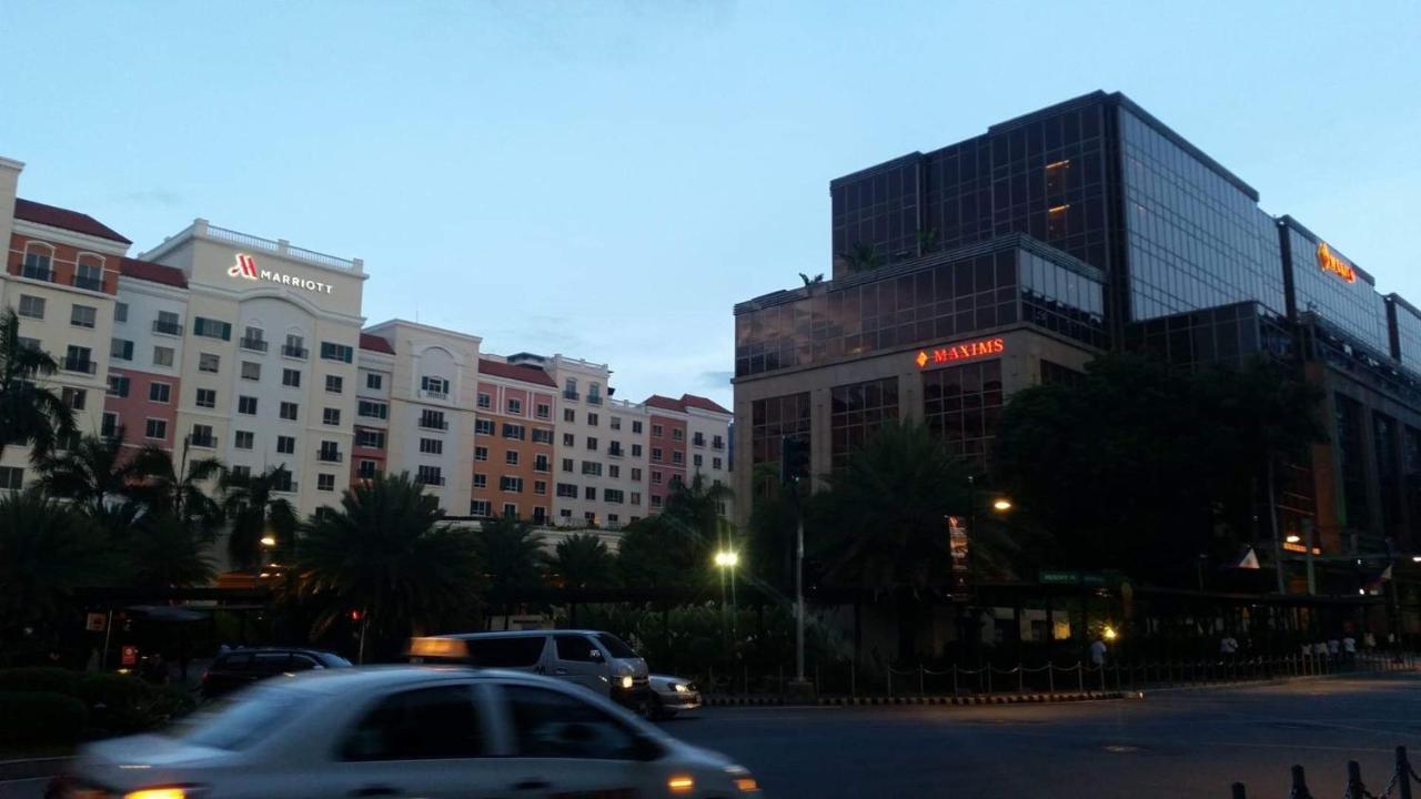 F-10C Parkside Villas Pasay Exteriör bild